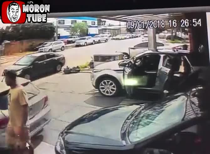 Video :He was fortunate enough to avoid many point-blank shootings during an execution (Public Averti)